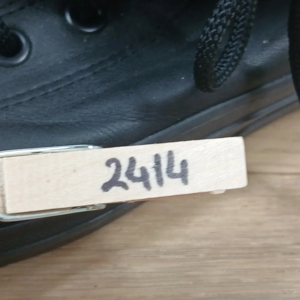 Converse Chuck Taylor All Star Boots Men 11 Black Leather High Top Sherpa Winter
